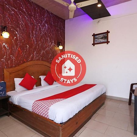 Oyo 70930 The Moon Hotel Āsansol Екстериор снимка
