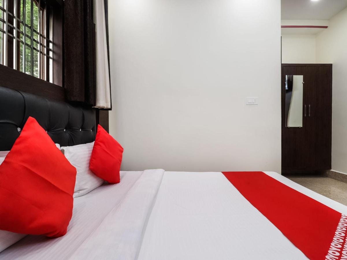 Oyo 70930 The Moon Hotel Āsansol Екстериор снимка